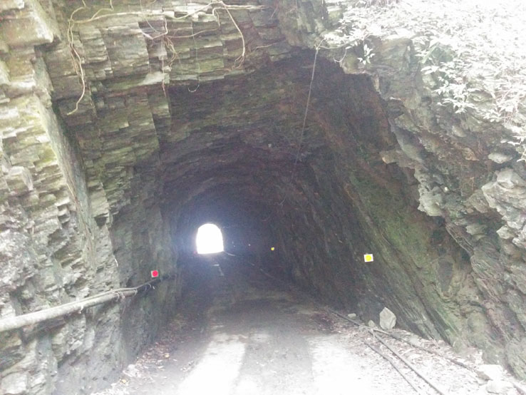 另一隧道